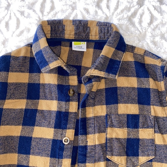 🌸Crazy 8 boys button up flannel shirt - Picture 2 of 2